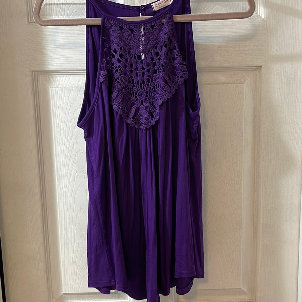Women’s flowy tank top